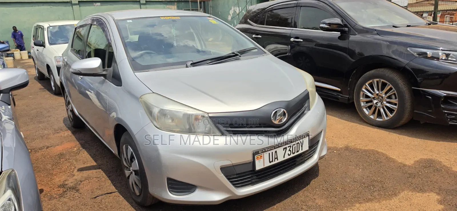 Toyota Vitz 2016 Silver