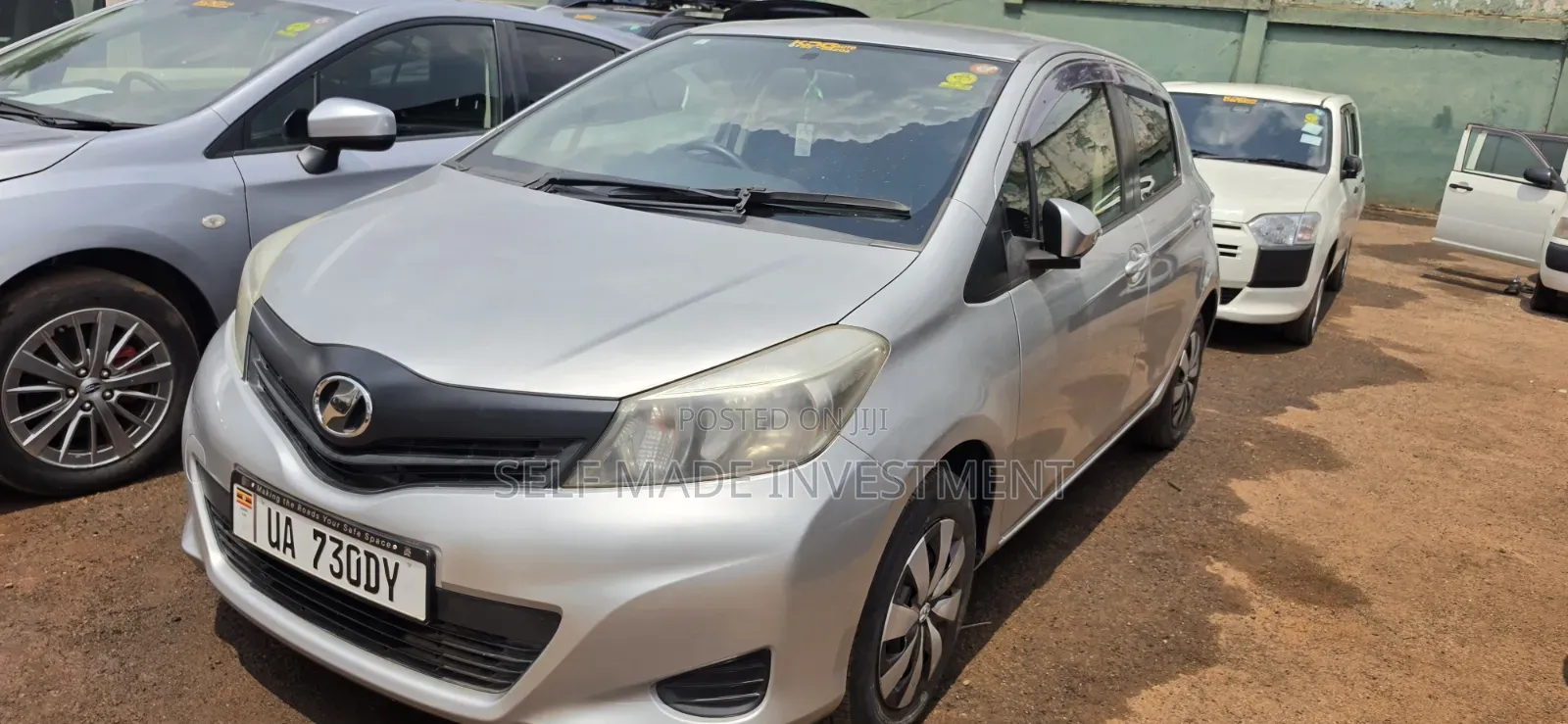 Toyota Vitz 2016 Silver