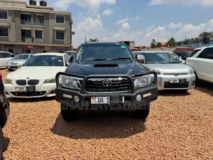 Toyota Hilux 2012 Black