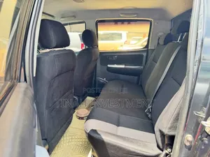 Toyota Hilux 2012 Black
