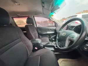 Toyota Hilux 2012 Black