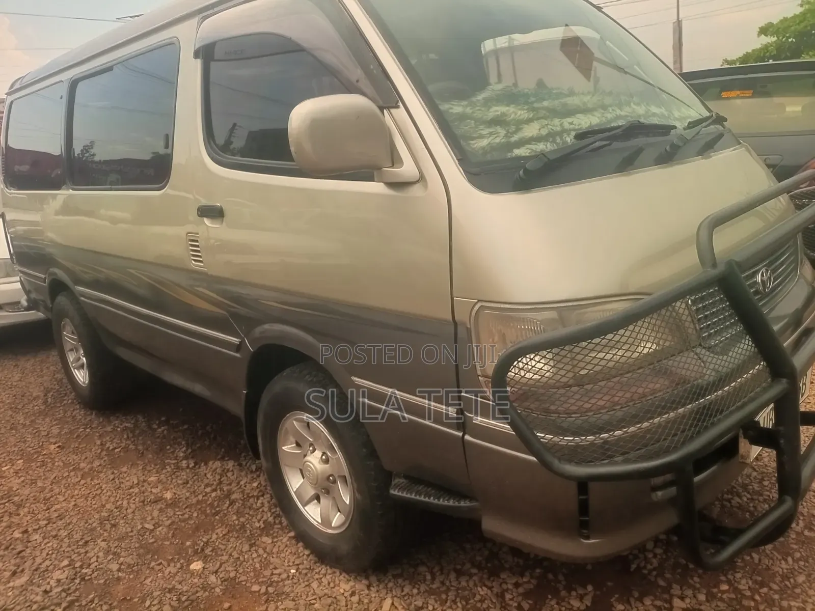 Toyota HiAce 1999 Silver