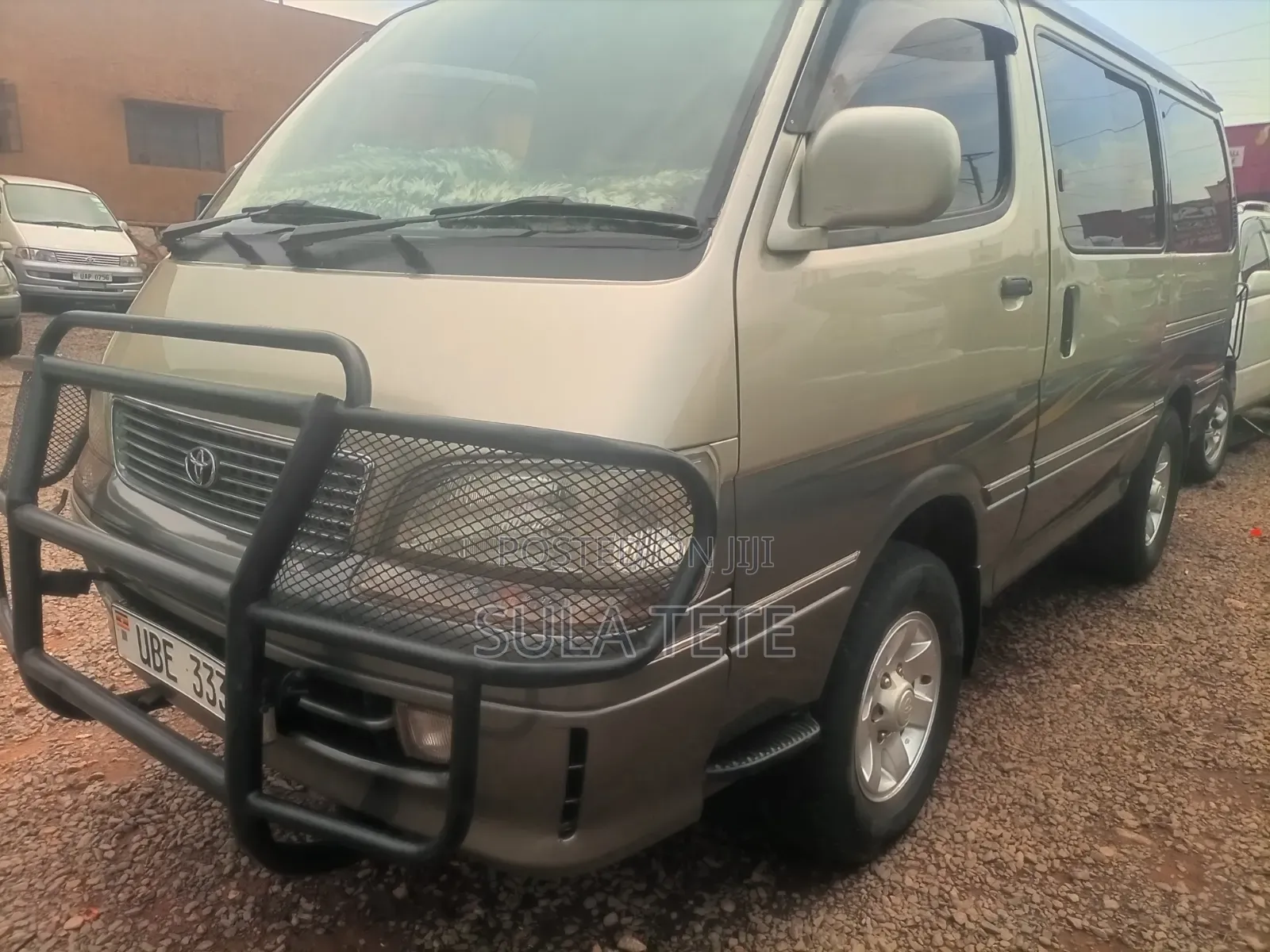 Toyota HiAce 1999 Silver