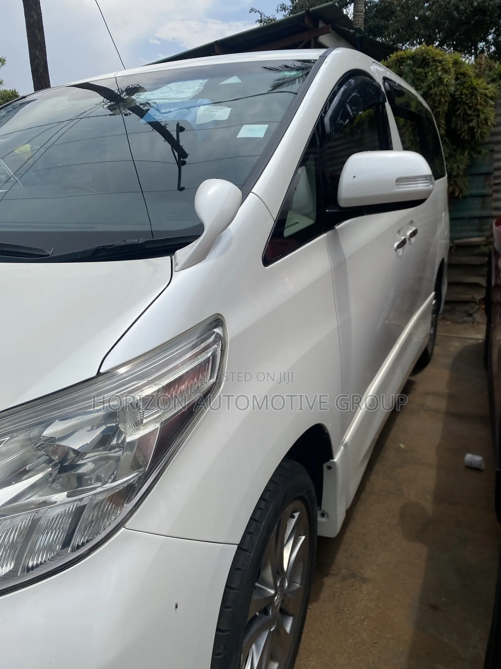 Toyota Alphard 2.4 Petrol FWD 2013 Off white