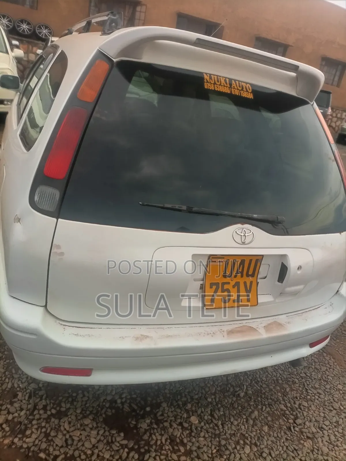 Toyota Caldina 2000 White