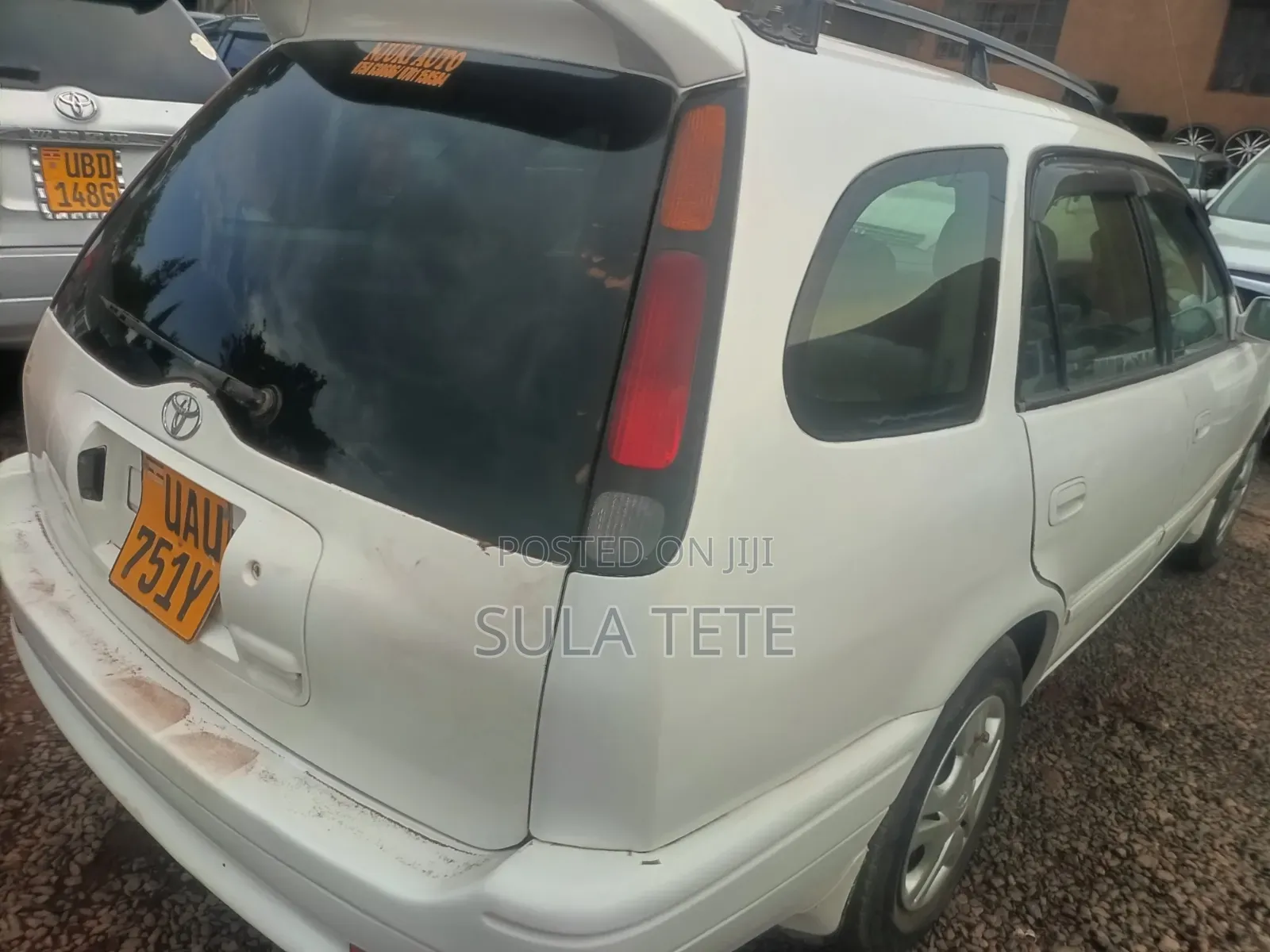 Toyota Caldina 2000 White