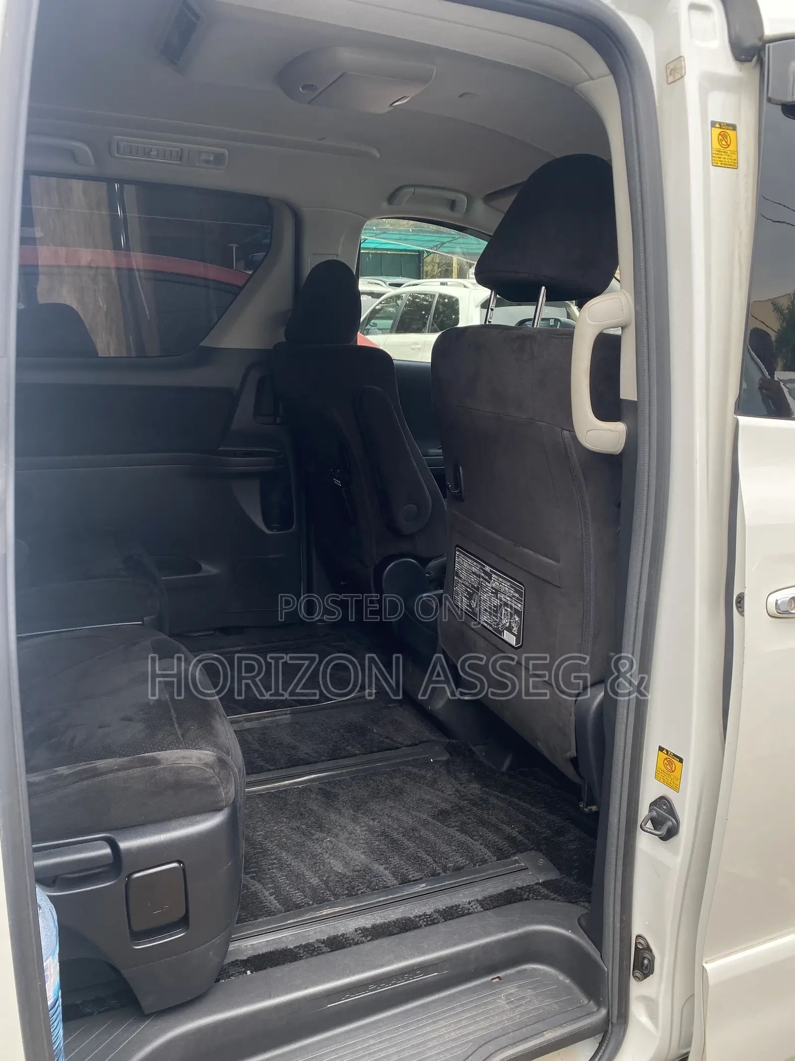 Toyota Alphard 2.4 Petrol FWD 2013 Off white