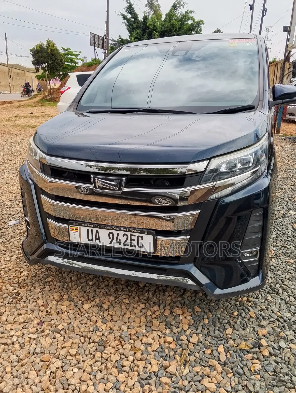 Toyota Noah 2017 Black