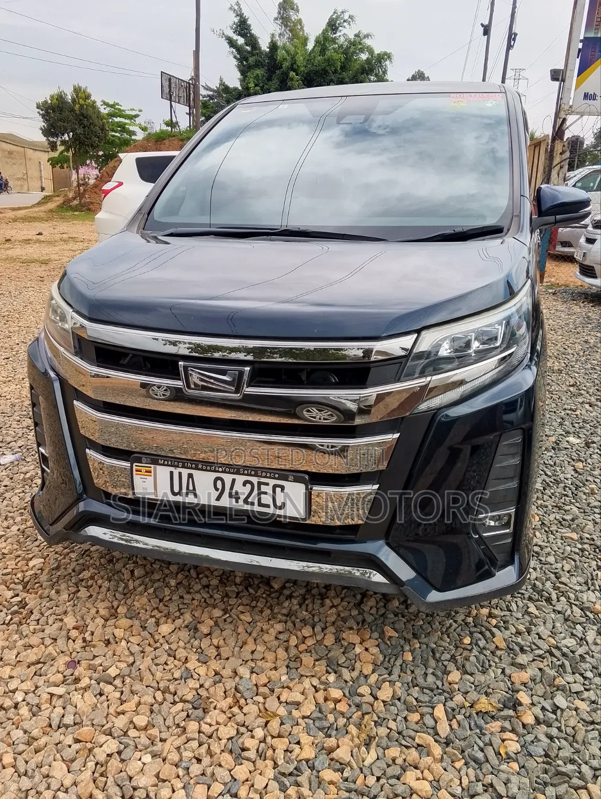 Toyota Noah 2017 Black