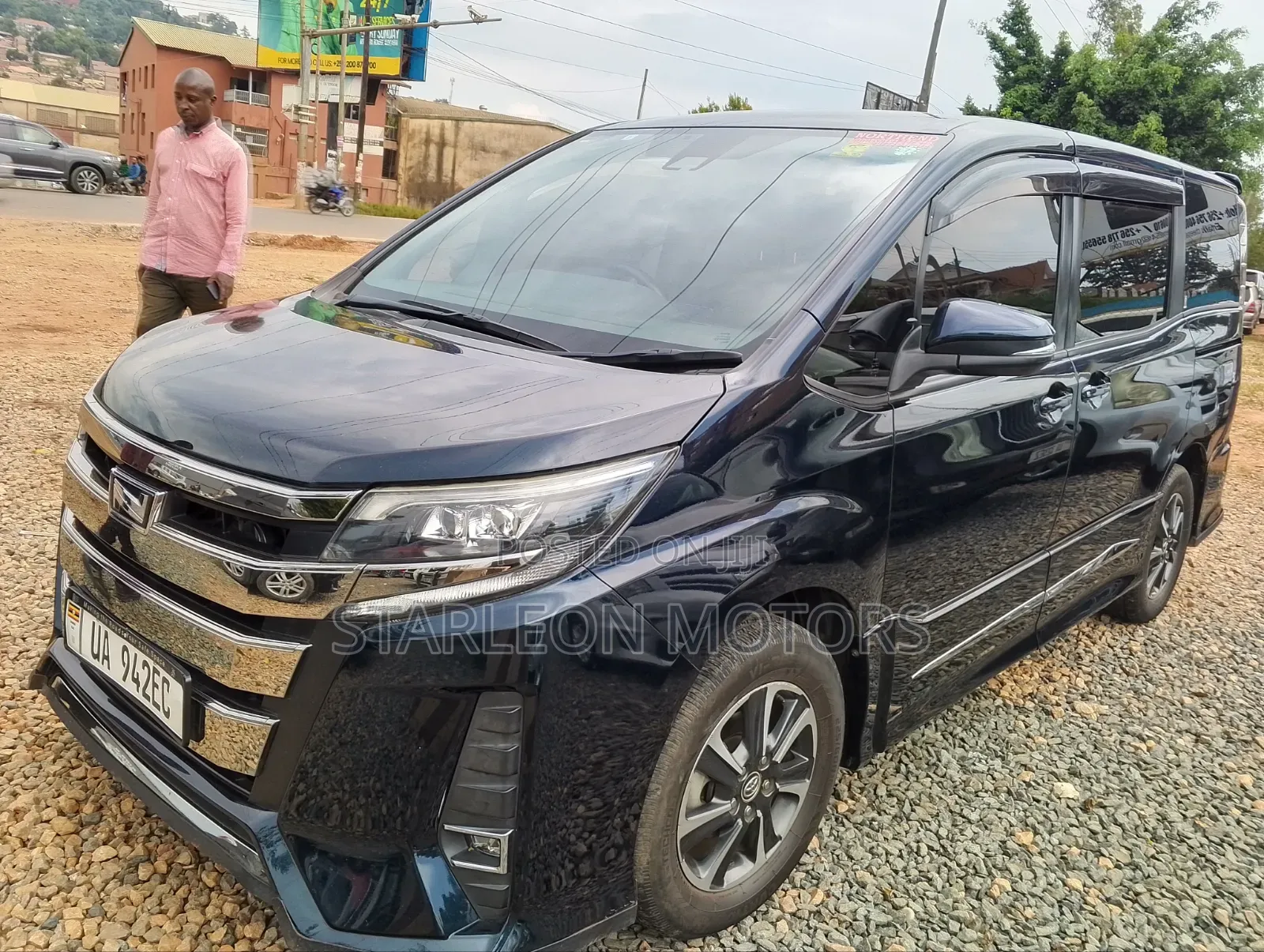 Toyota Noah 2017 Black