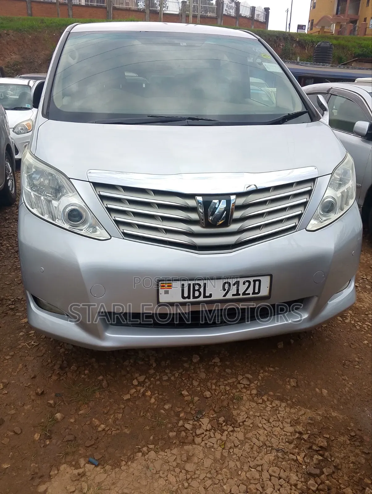 Toyota Alphard 2010 Silver