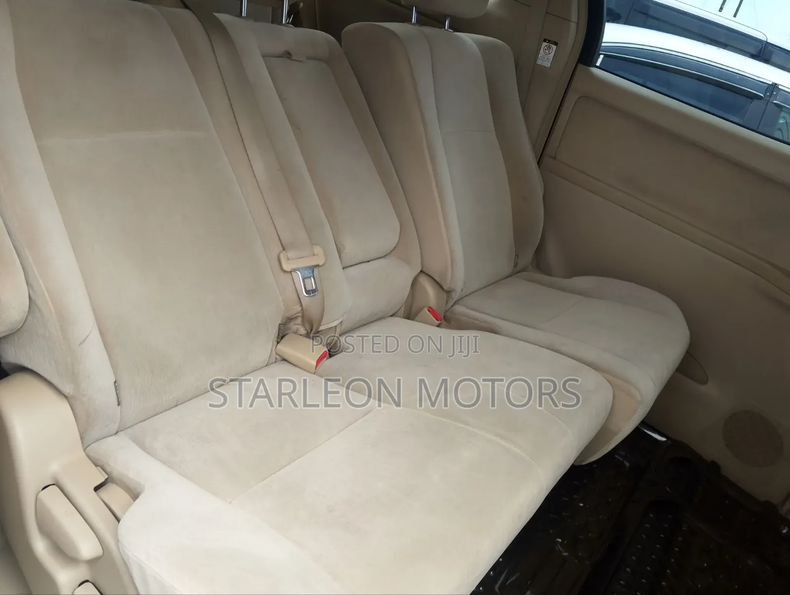 Toyota Alphard 2010 Silver