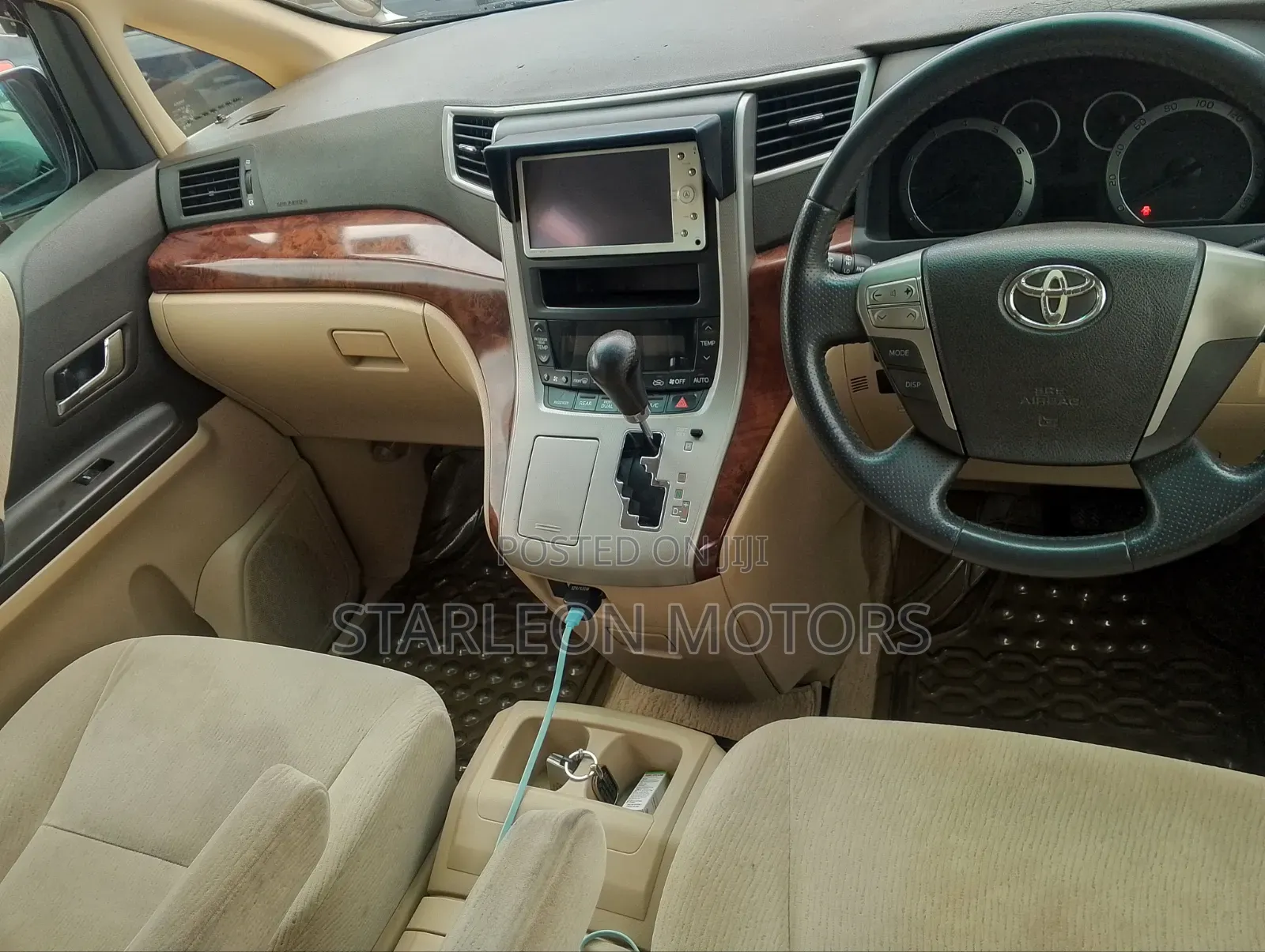 Toyota Alphard 2010 Silver
