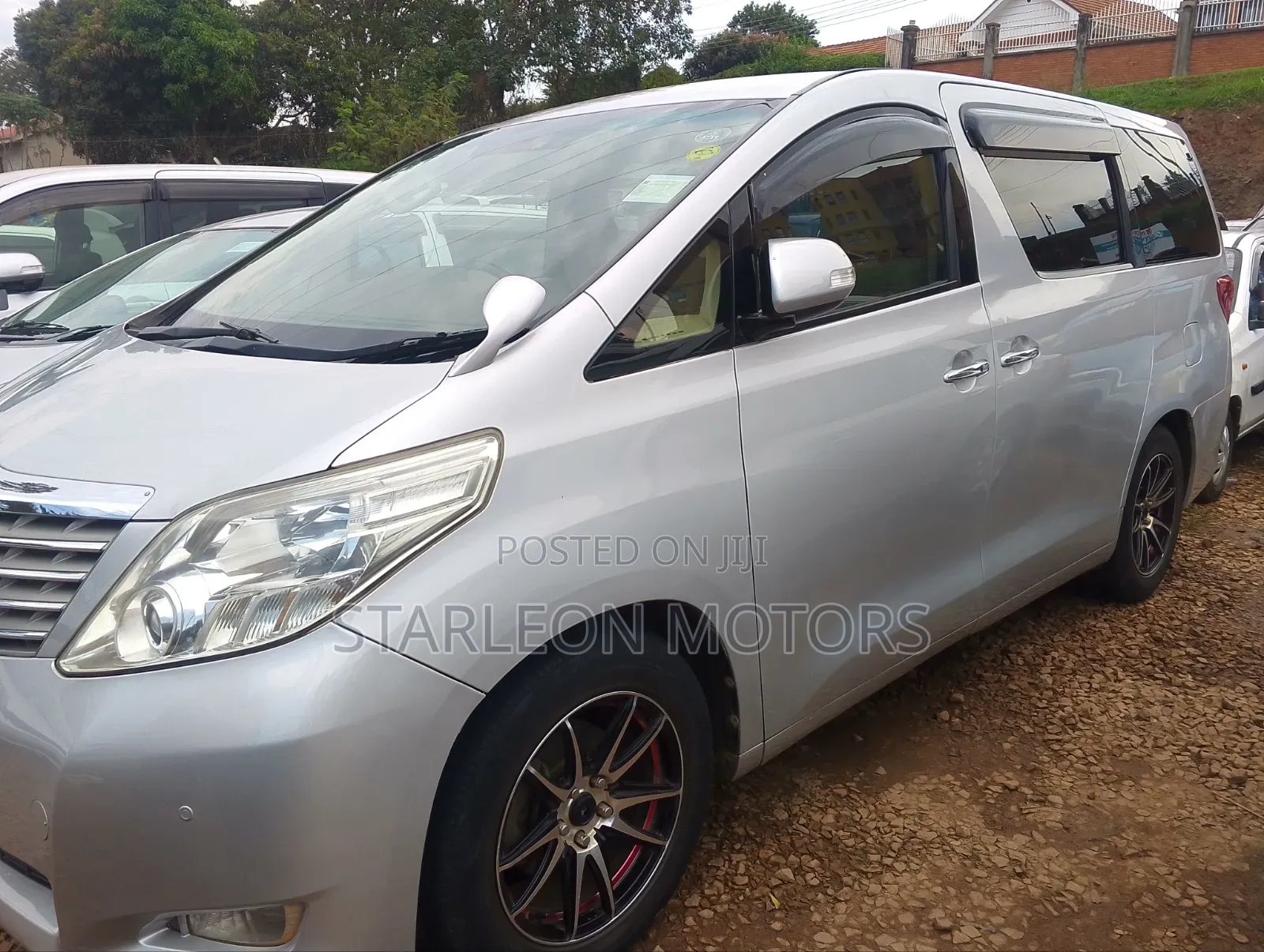 Toyota Alphard 2010 Silver