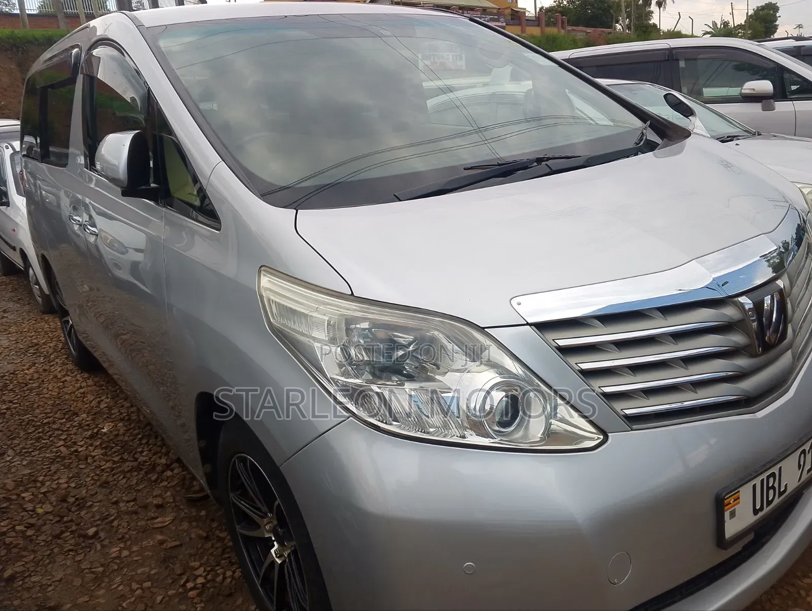Toyota Alphard 2010 Silver