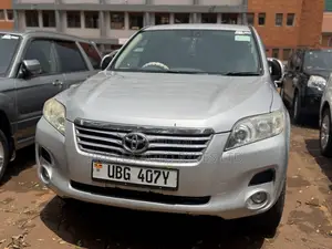 Toyota RAV4 2010 Silver