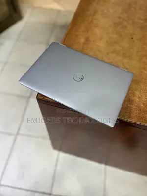Laptop Dell Latitude 5320 16GB Intel Core i5 SSD 256GB