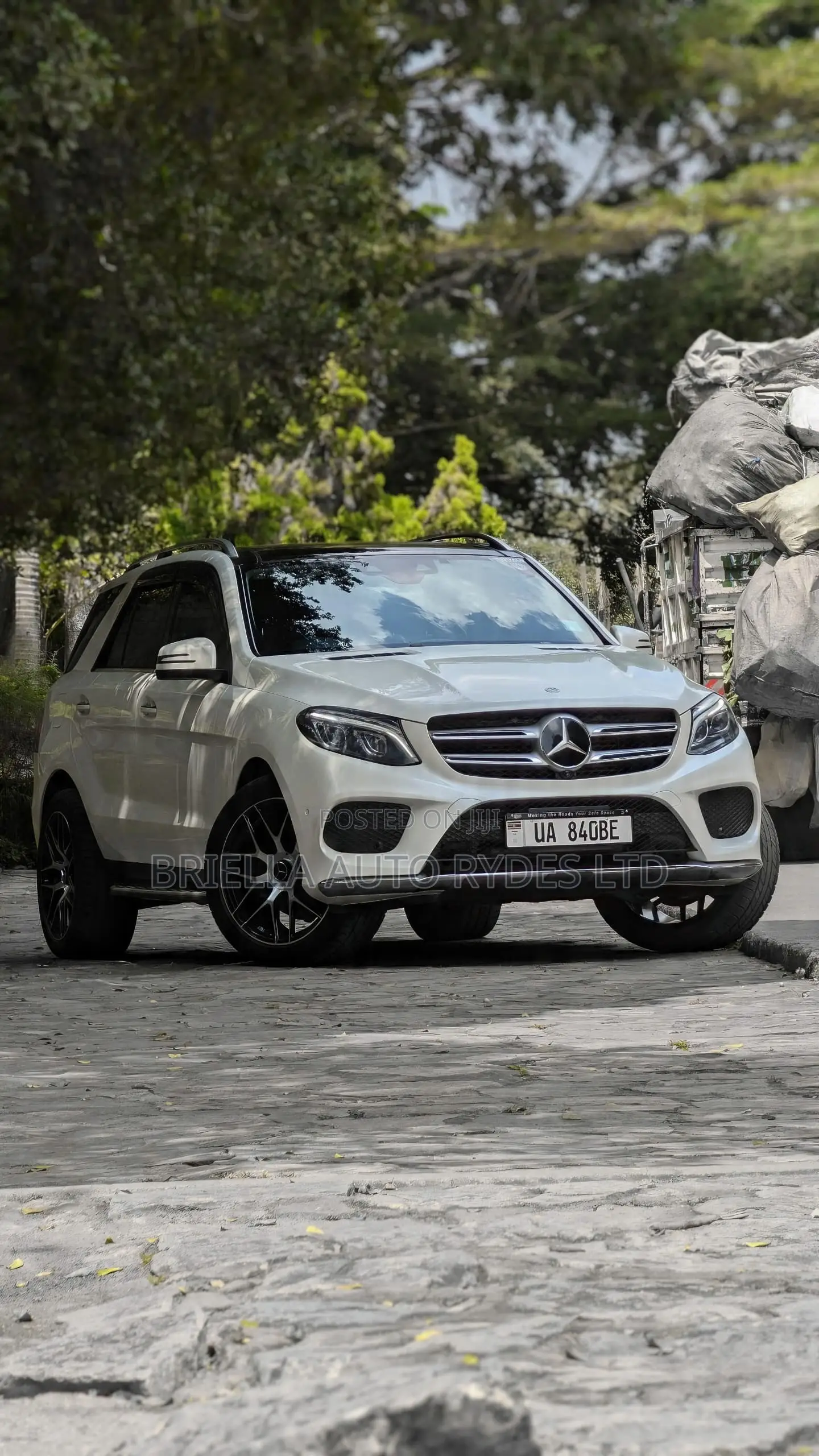 Mercedes-Benz GLE-Class 2017 Off white