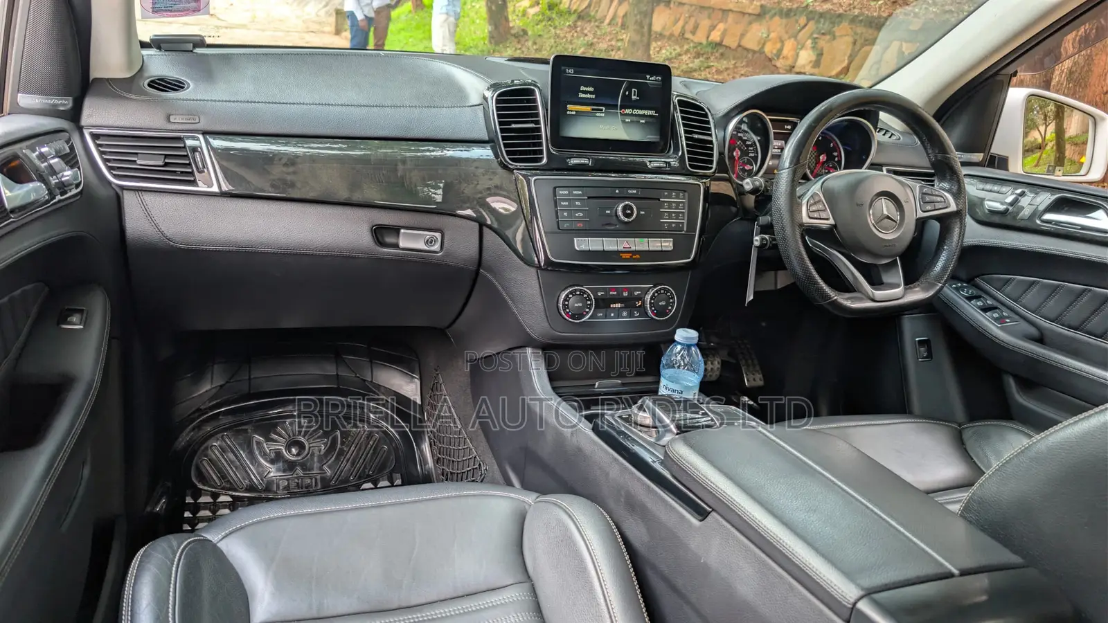 Mercedes-Benz GLE-Class 2017 Off white