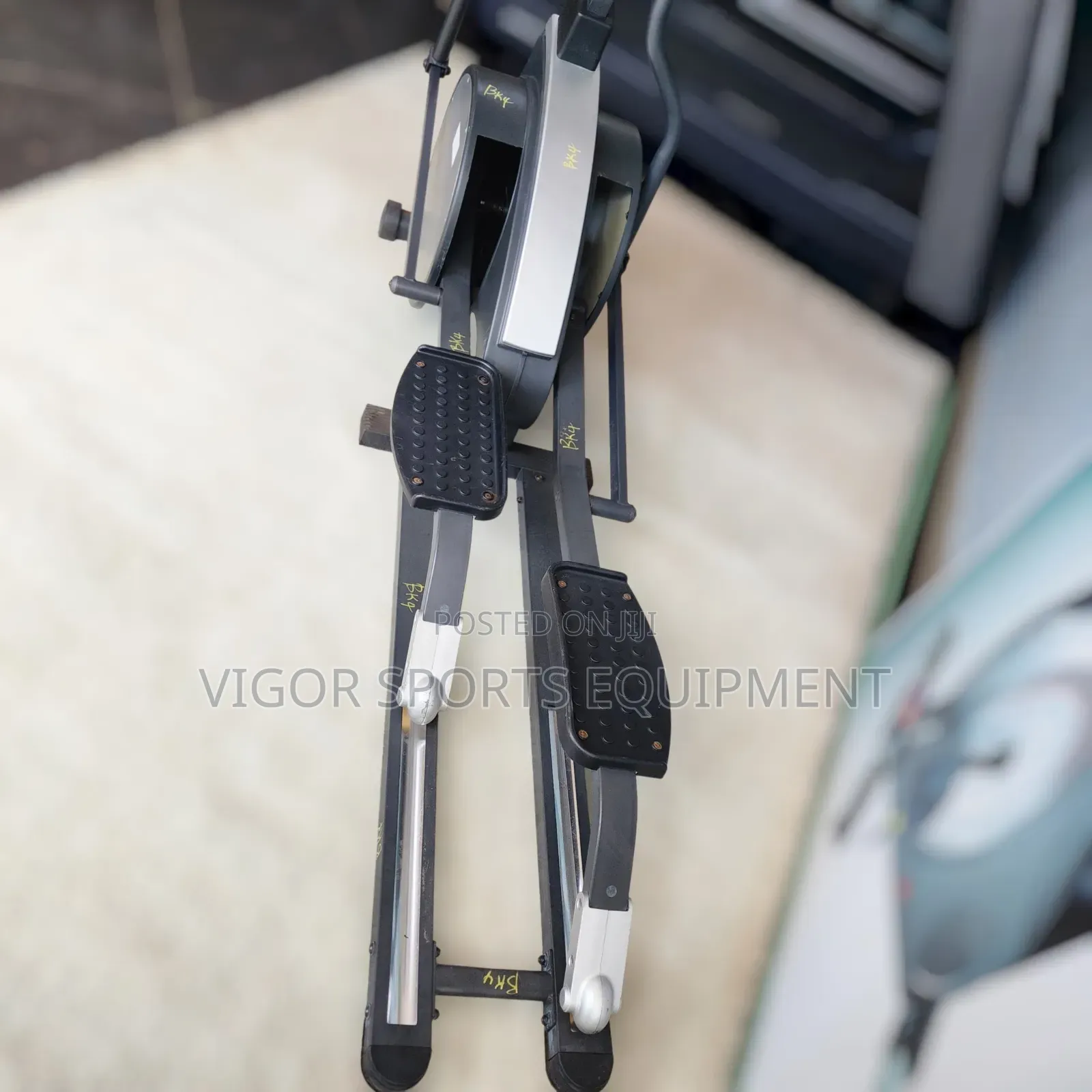 Vigor Commerncial Crosstrainer