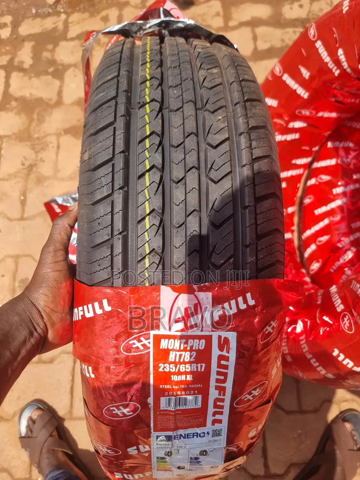 235/65r17 Tyres for Harrier, Klugger, Vanguard