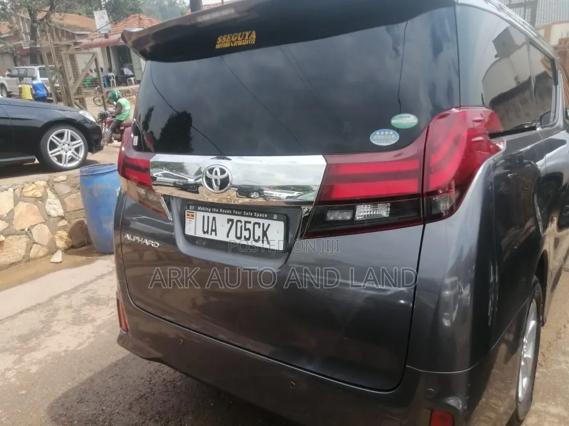 Toyota Alphard 2017 Black