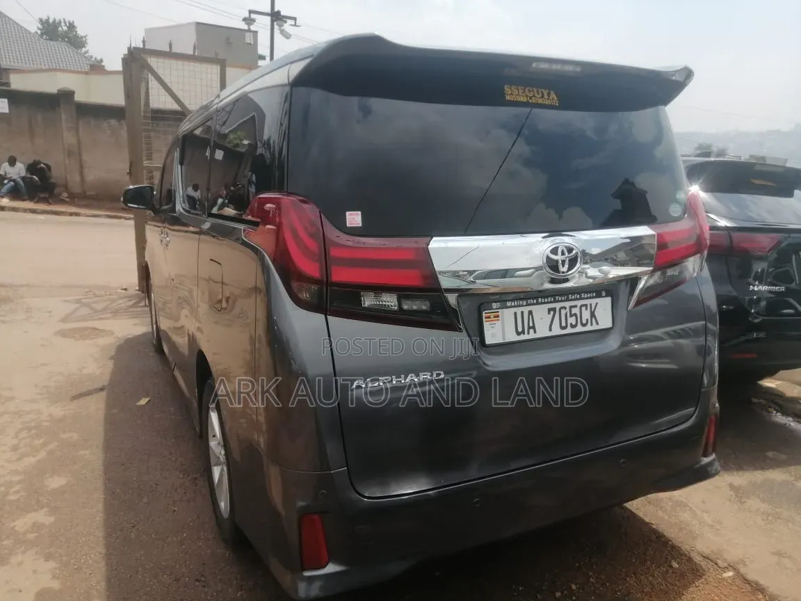 Toyota Alphard 2017 Black