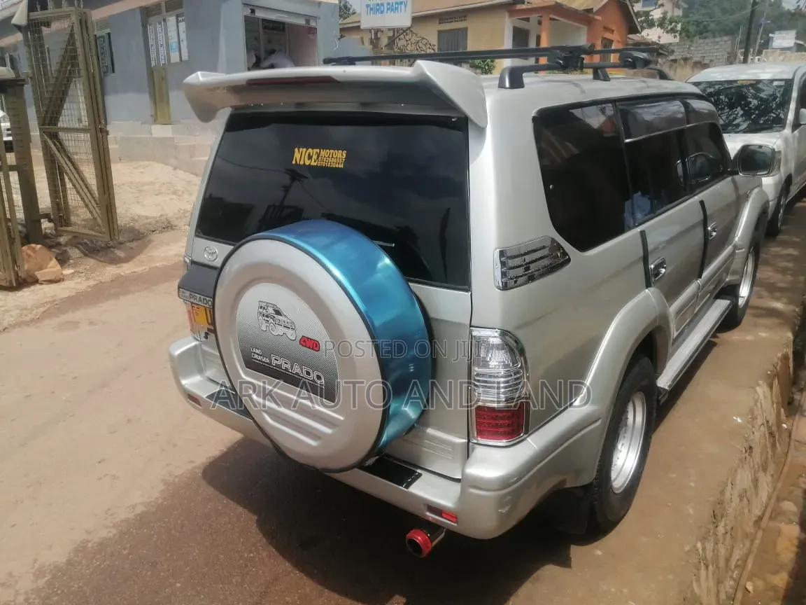 Toyota Land Cruiser Prado 1999 Silver