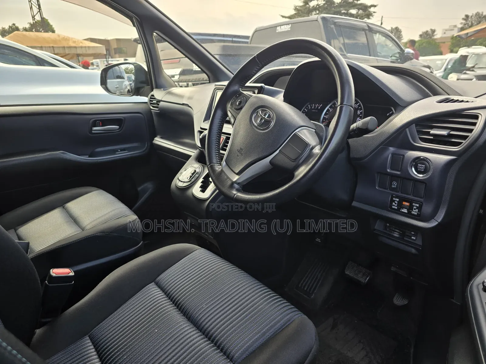 Toyota Noah 2014 Burgundy