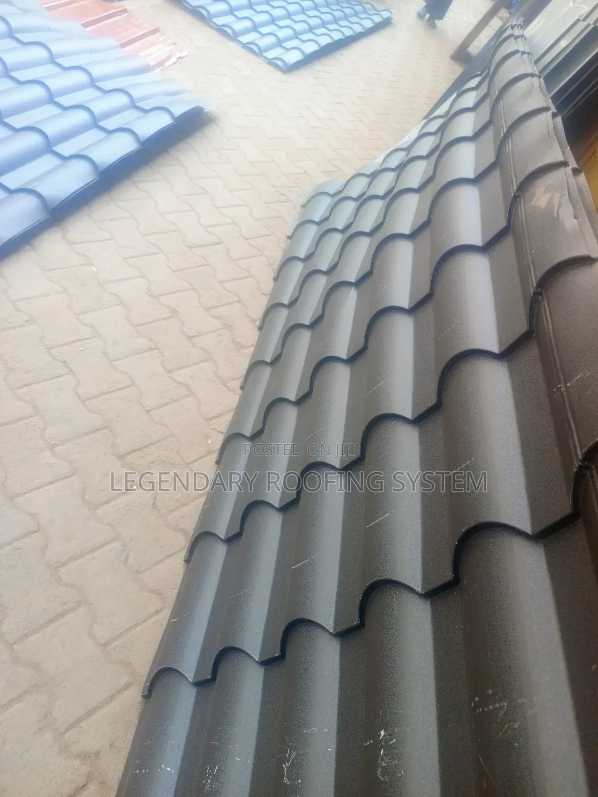 Romantile Black G28