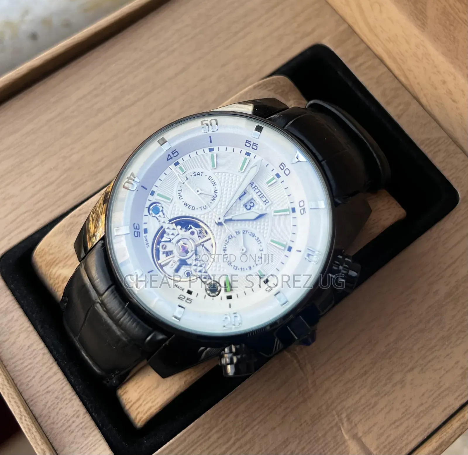 White Face Black Leather Straps Man's Watch 