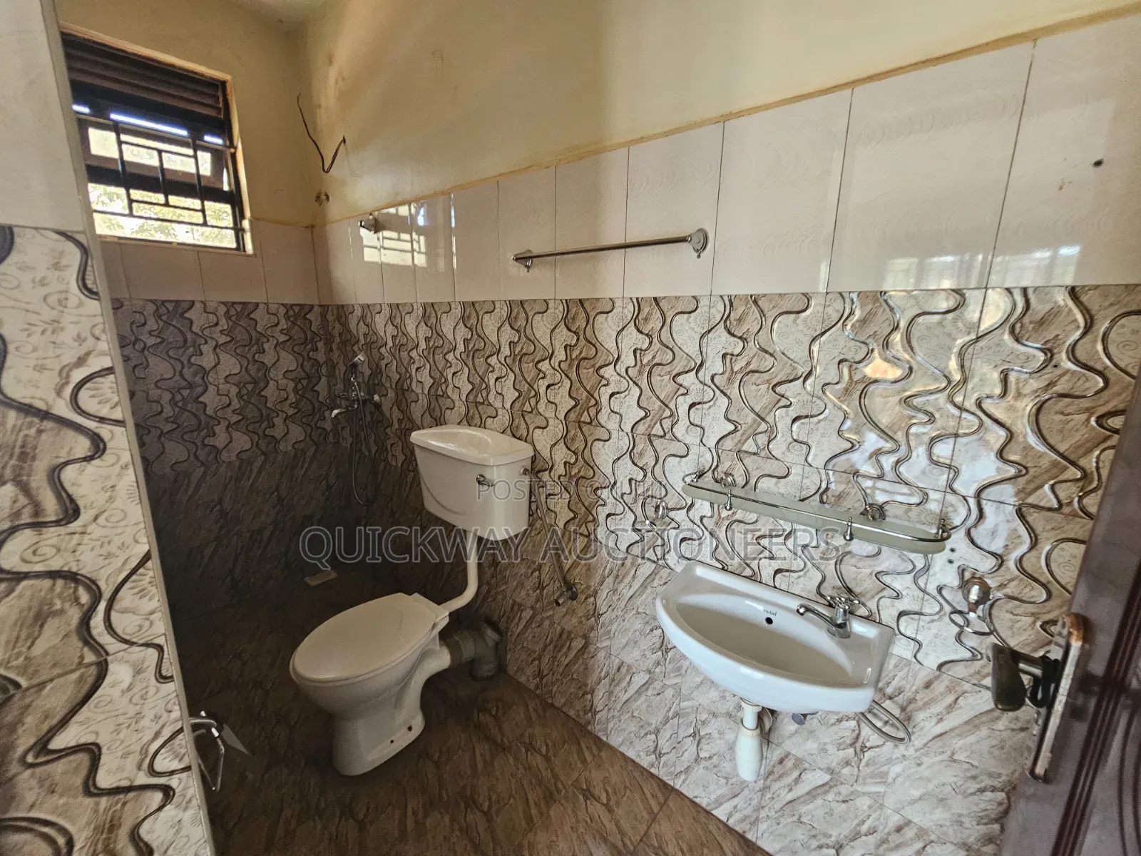 2bdrm Condo in Kira for sale
