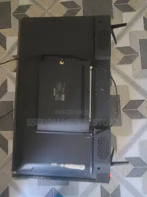 Saachi 32" Digital TV (Faulty Screen)