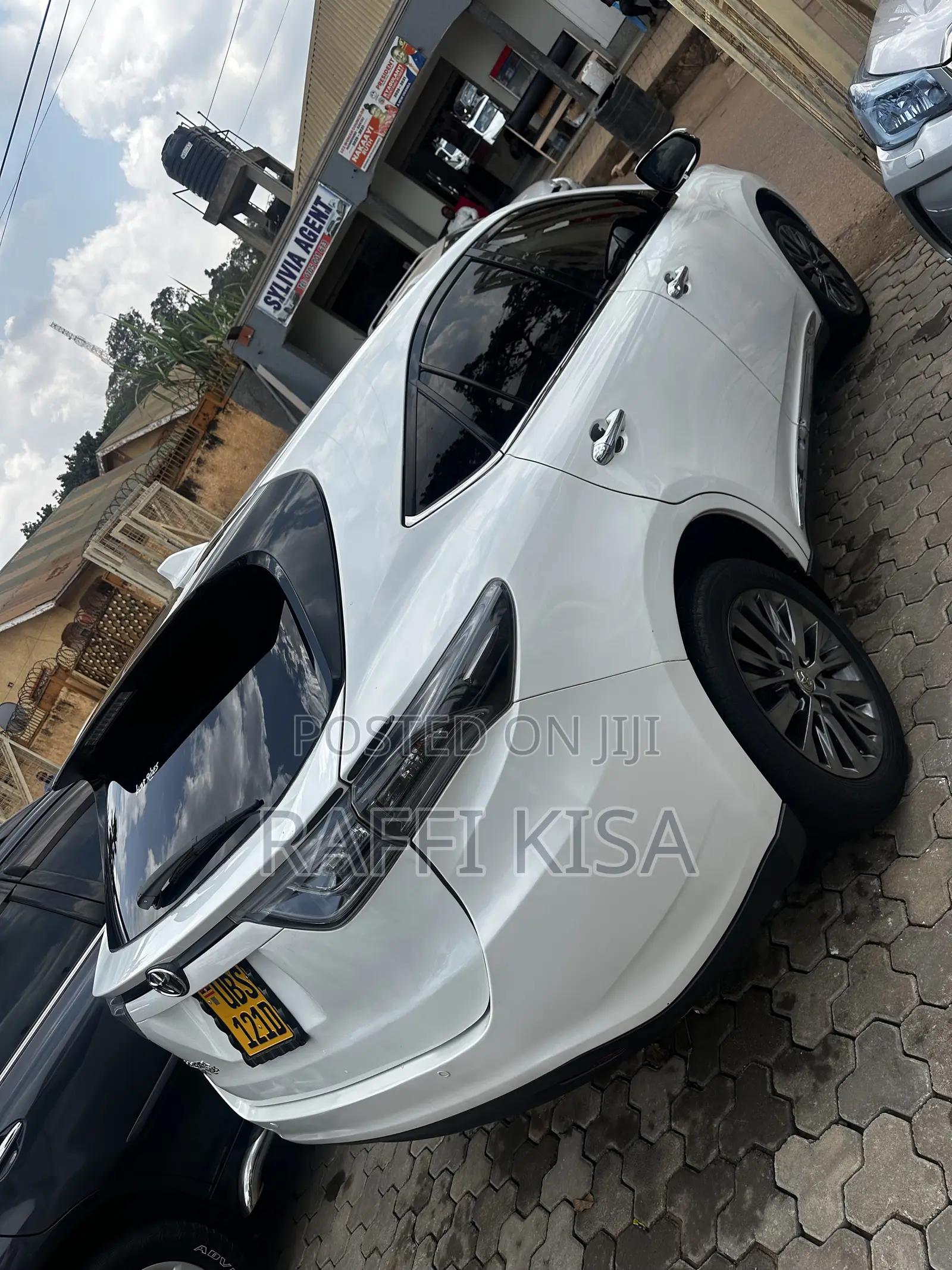 Toyota Harrier 2.0 2014 White