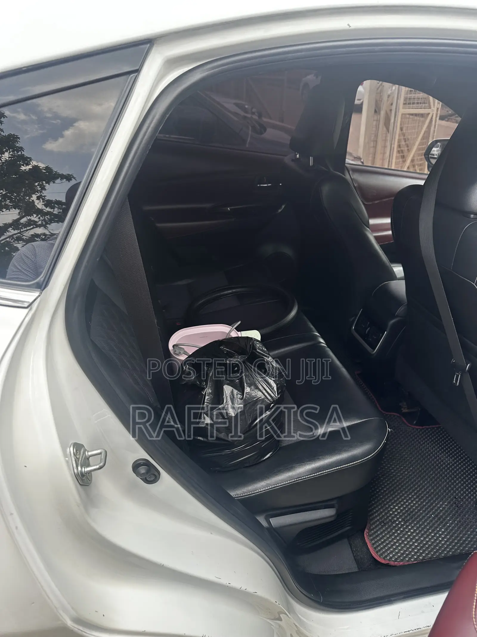 Toyota Harrier 2.0 2014 White