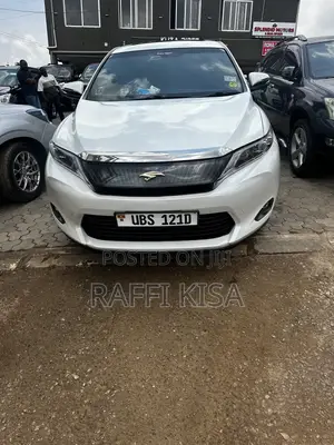 Toyota Harrier 2.0 2014 White
