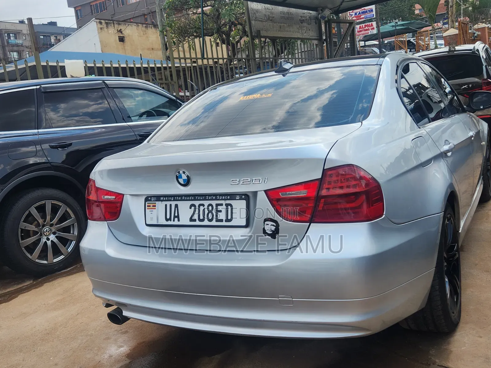 BMW 320i 2010 Silver