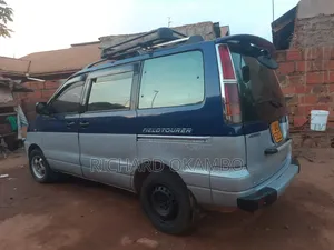 Toyota Noah 2001 Blue
