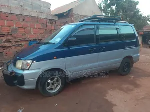 Toyota Noah 2001 Blue