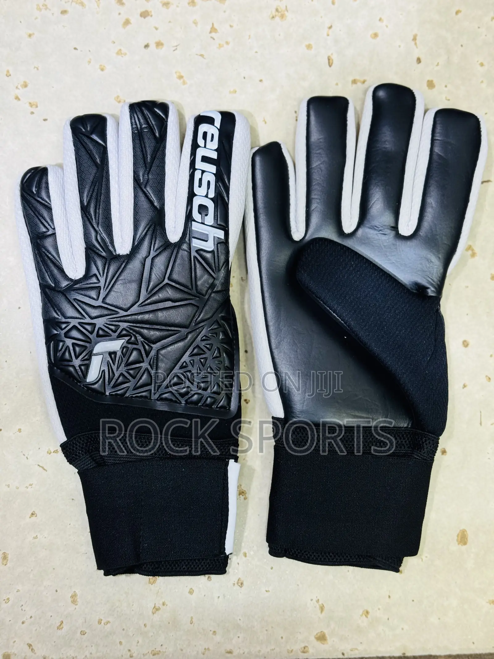 Goalkeeper Gloves Reusch