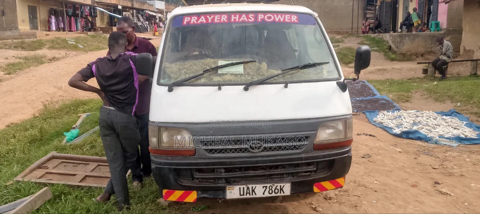 Toyota Grand HiAce 1999 White