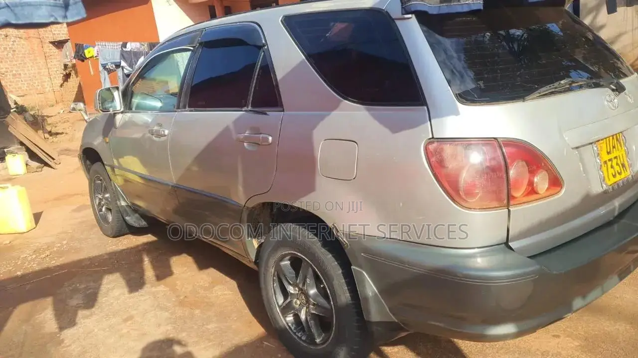 Toyota Harrier 1999 Silver