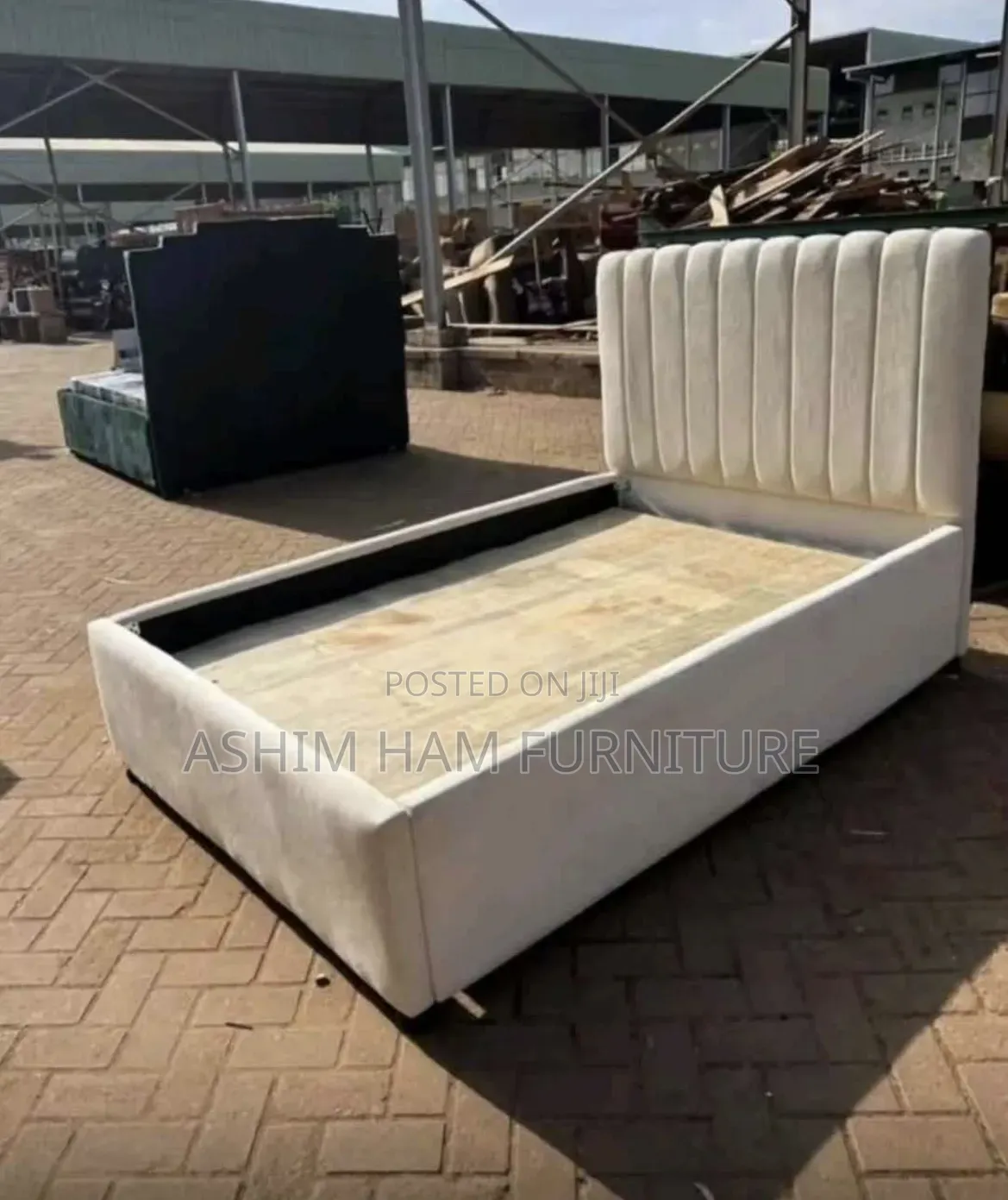 Bubble Bed in Cream