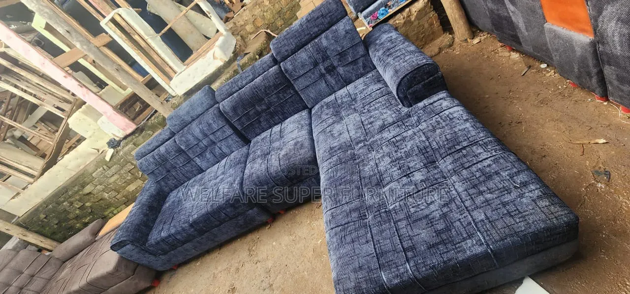 Suitable L Chair Multi