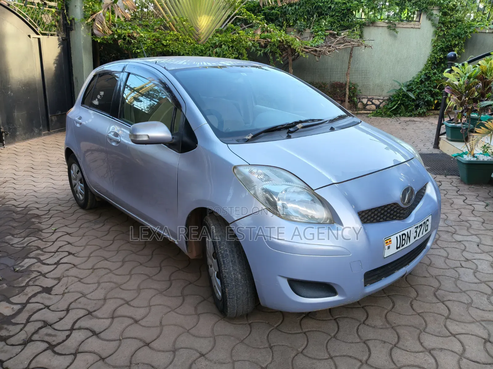 Toyota Vitz 2009 Beige