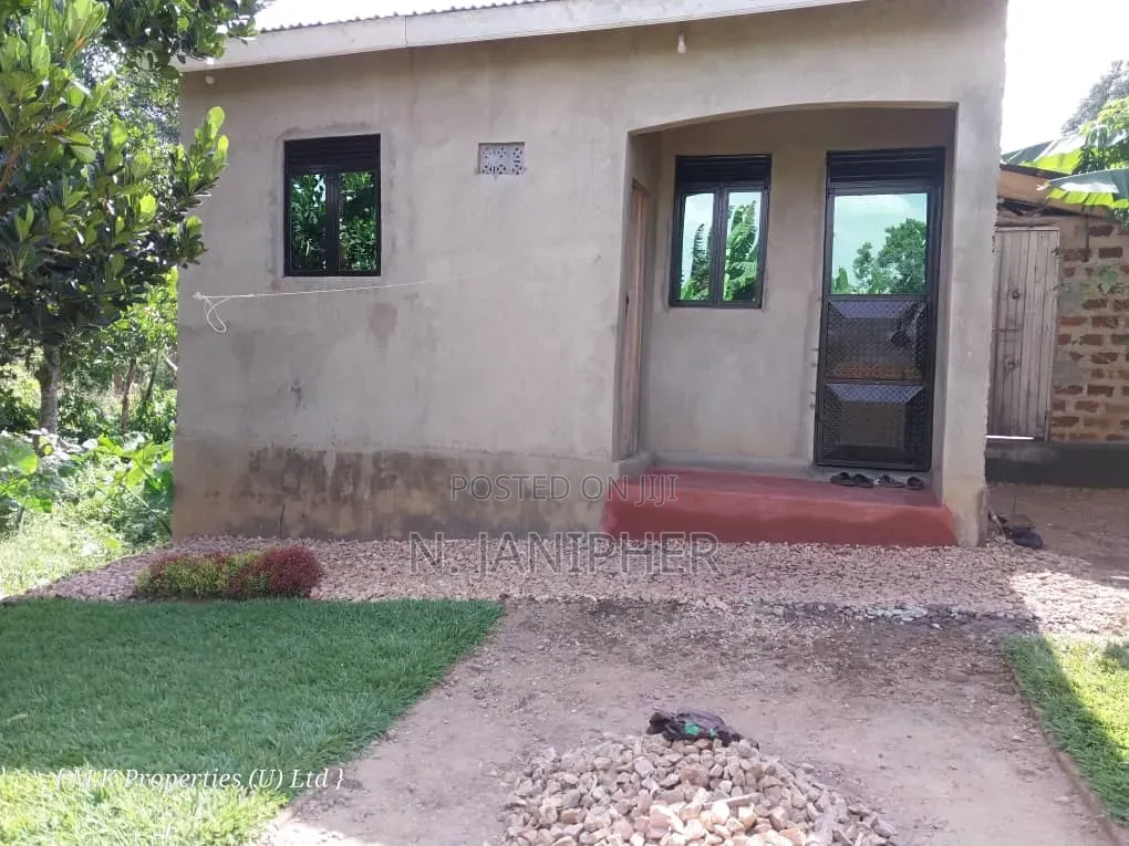 1bdrm Room & Parlour in Gombe for sale