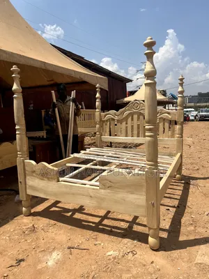 Spindol Wood Bed
