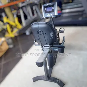 Life Fitness Recumbent Bike