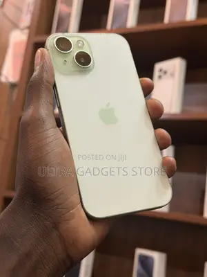 Apple iPhone 15 128 GB Green
