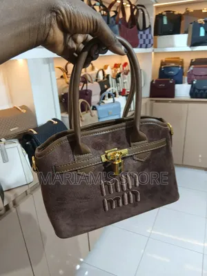 Faux-Suede Top-Handle Handbag Wit Dual Carrying Handle
